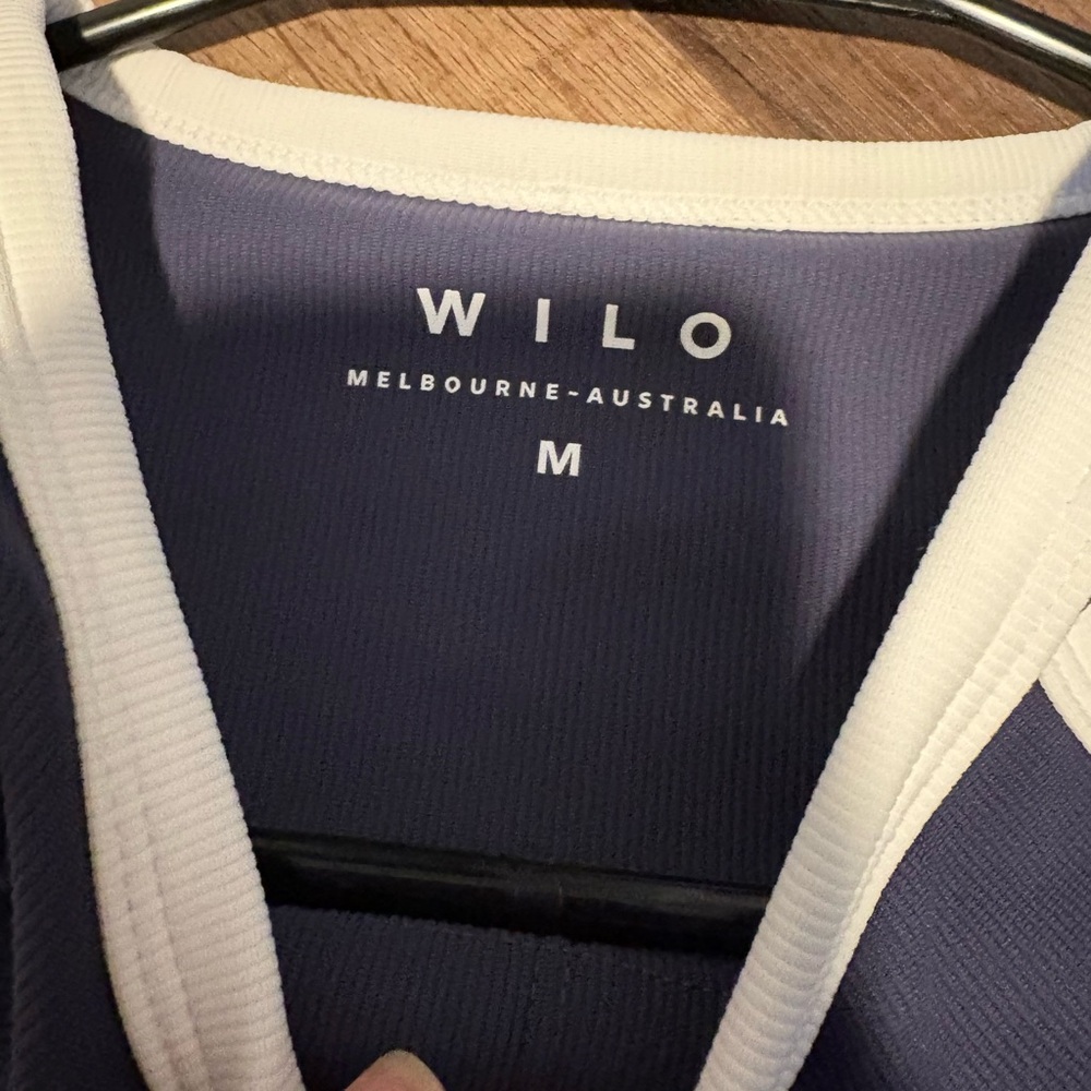 WILO The Label Women's Leggings and Top Set - Picture 2 of 6